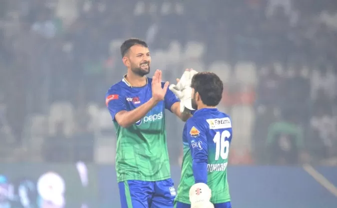 Ihsanullah named Player of HBL PSL 8 as Multan Sultans sweep awards